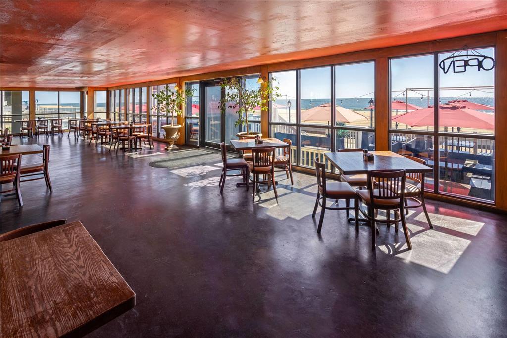 Howard Johnson Plaza By Wyndham Ocean City Oceanfront Restaurant foto